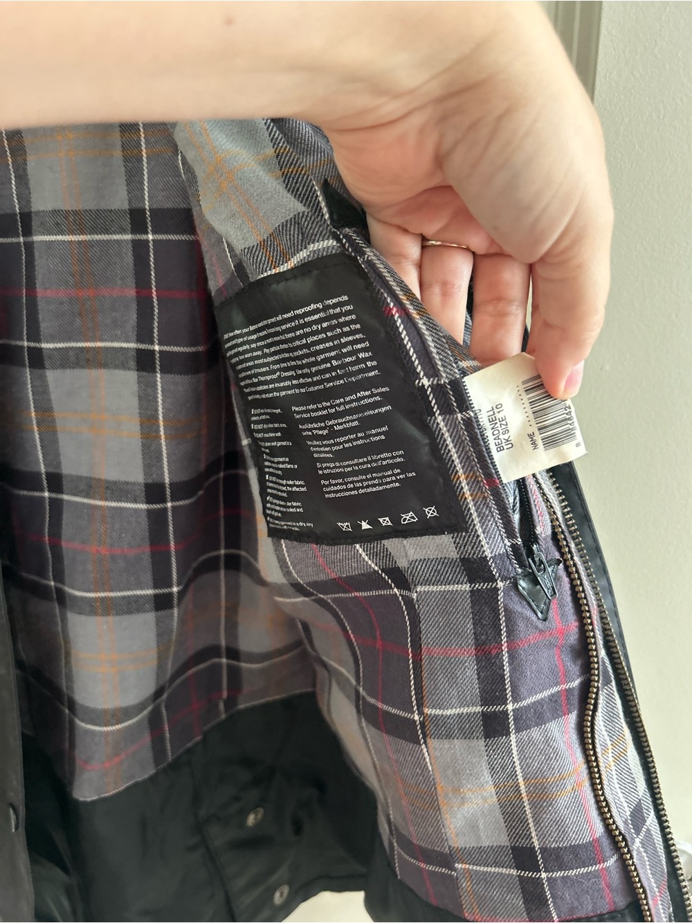 Barbour 6 US Black Hooded Beadnell Wax Jacket Classic Tartan Plaid Lining Barn - Picture 3 of 8